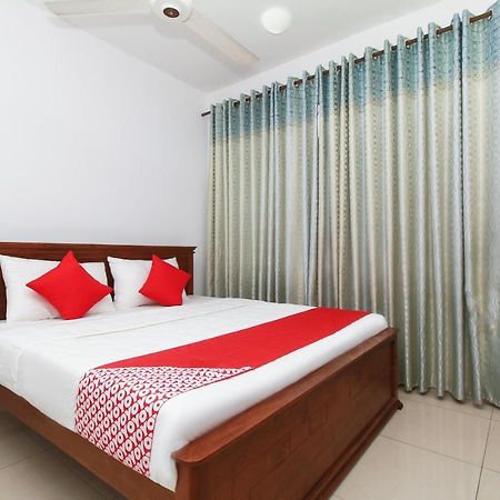 Reliance Hotel Boralesgamuwa Luaran gambar