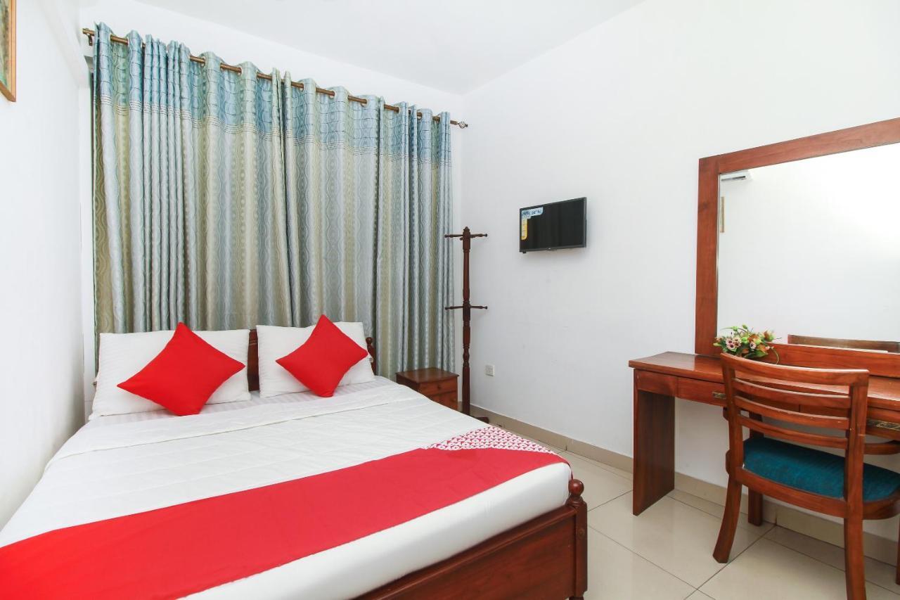 Reliance Hotel Boralesgamuwa Luaran gambar