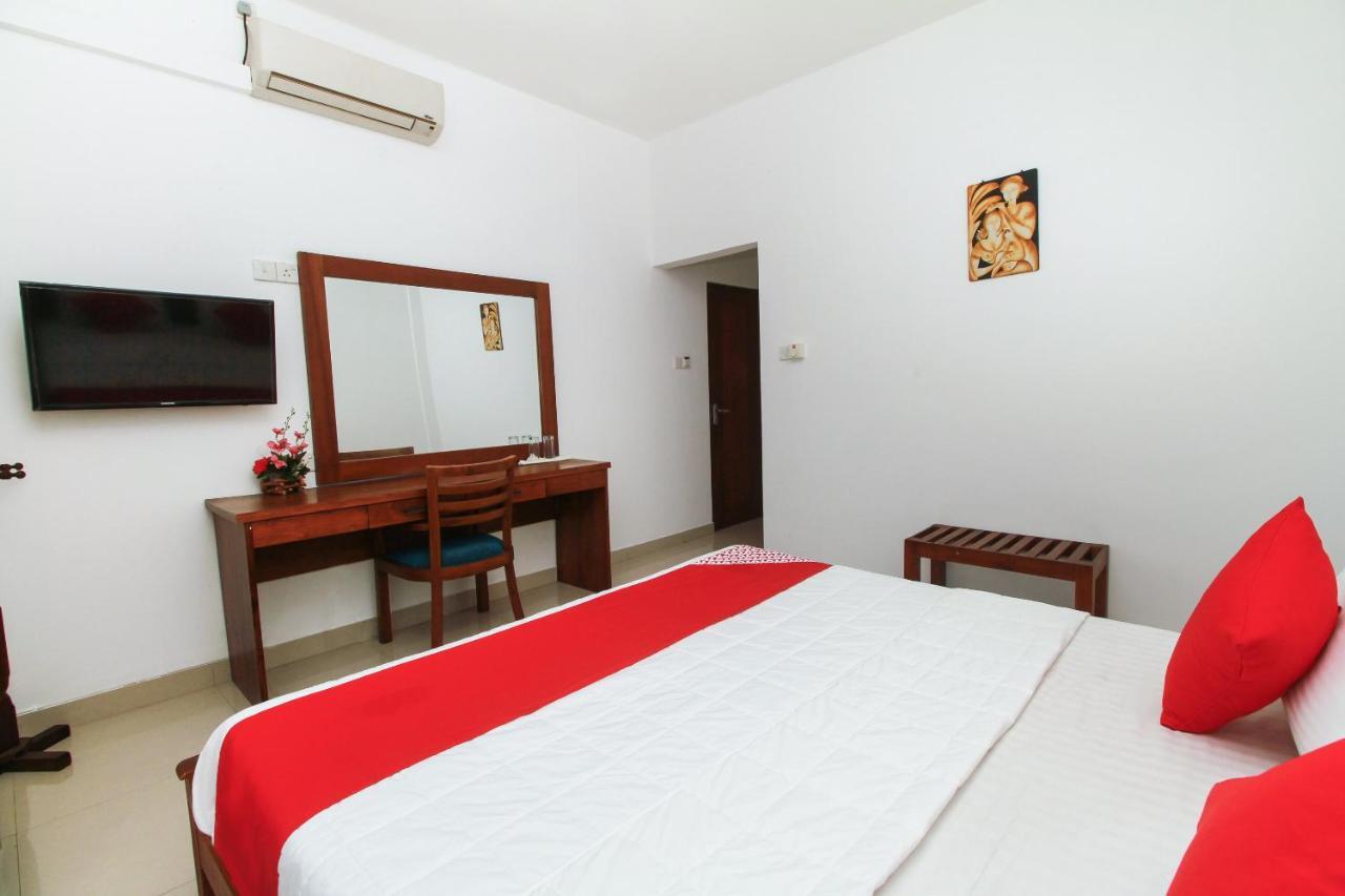 Reliance Hotel Boralesgamuwa Luaran gambar