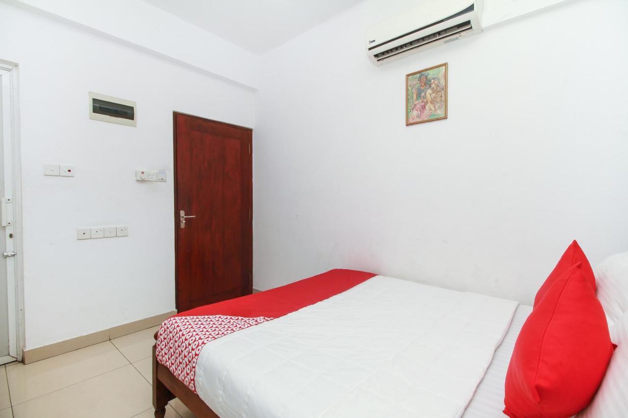 Reliance Hotel Boralesgamuwa Luaran gambar