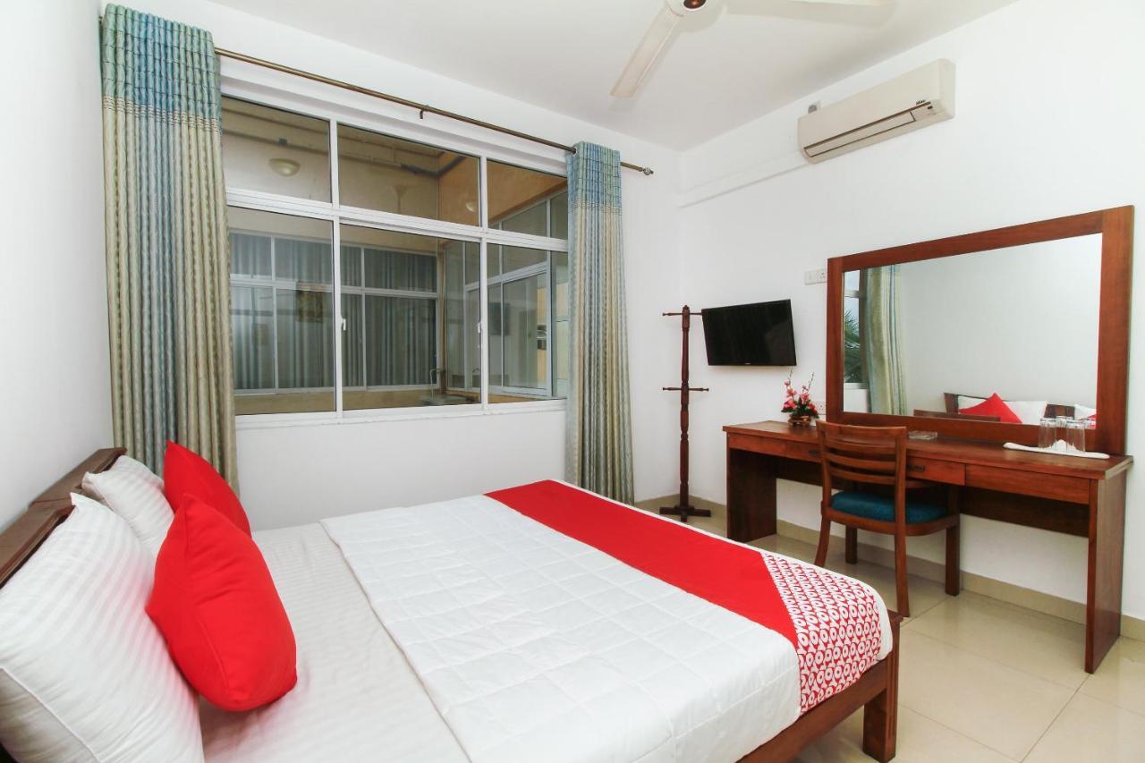 Reliance Hotel Boralesgamuwa Luaran gambar