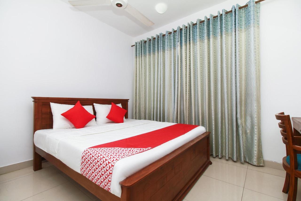Reliance Hotel Boralesgamuwa Luaran gambar