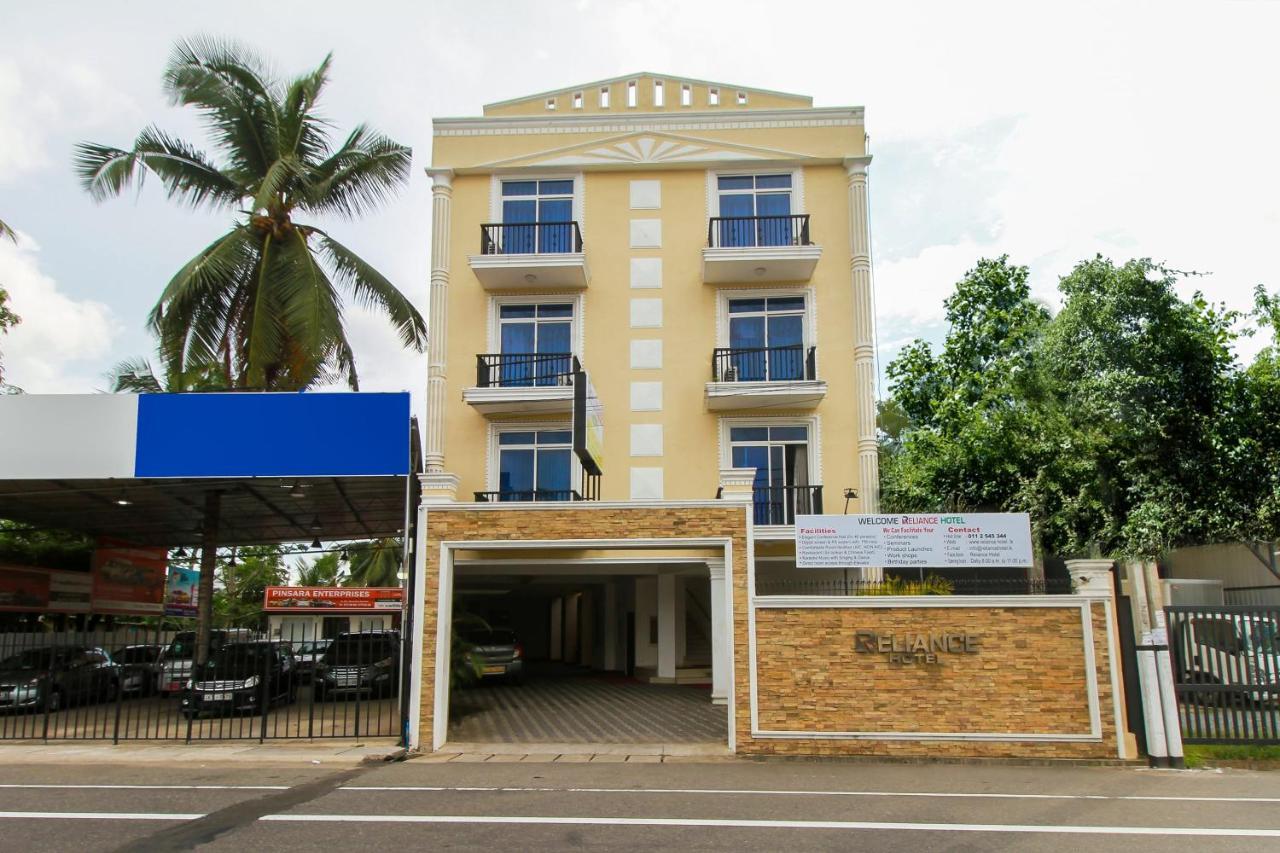 Reliance Hotel Boralesgamuwa Luaran gambar