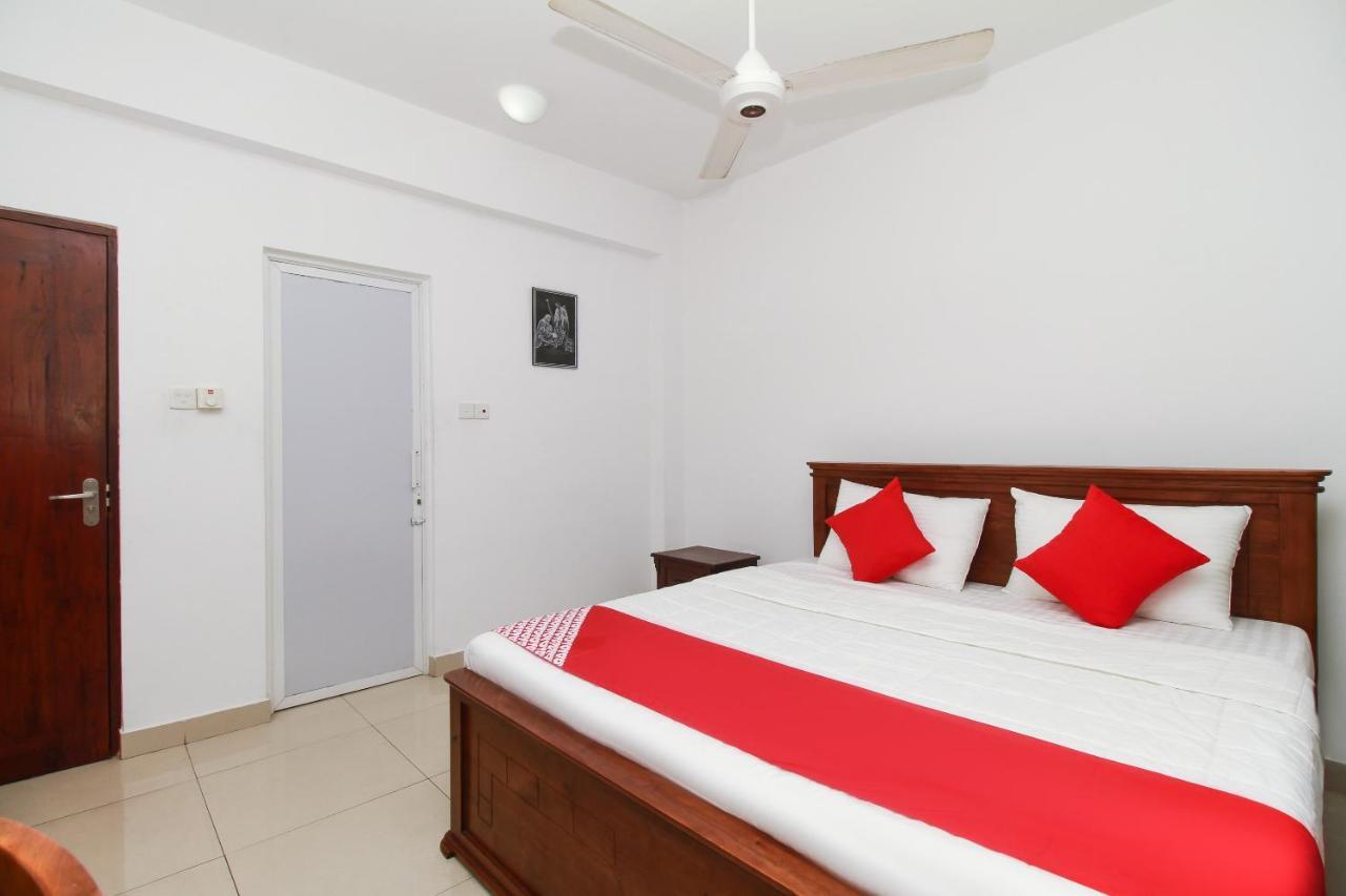 Reliance Hotel Boralesgamuwa Luaran gambar