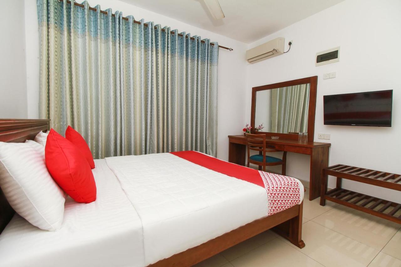 Reliance Hotel Boralesgamuwa Luaran gambar