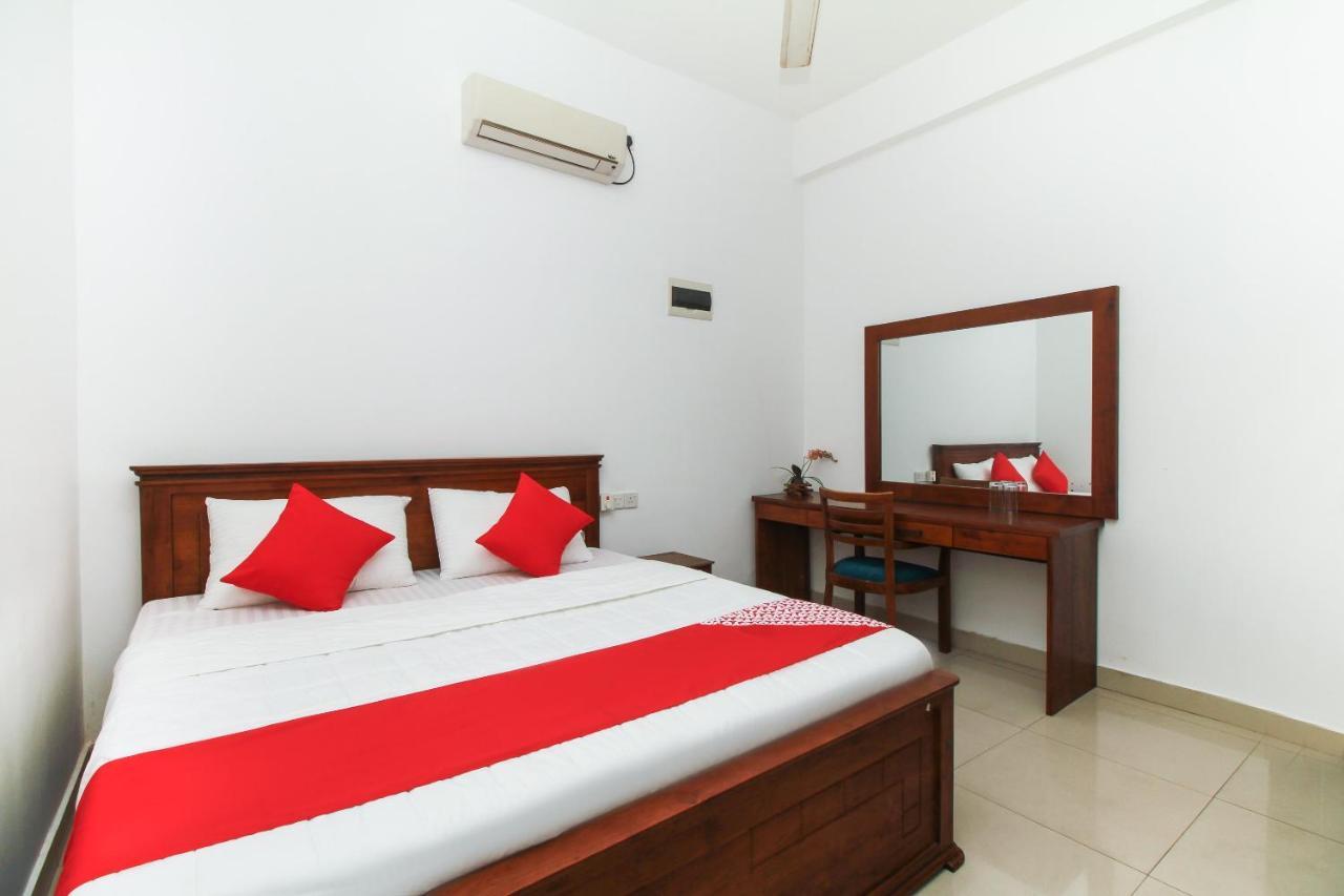 Reliance Hotel Boralesgamuwa Luaran gambar