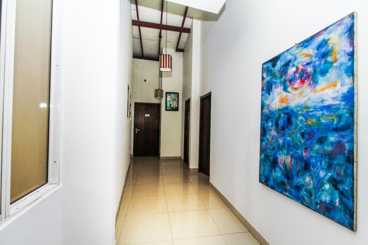 Reliance Hotel Boralesgamuwa Luaran gambar