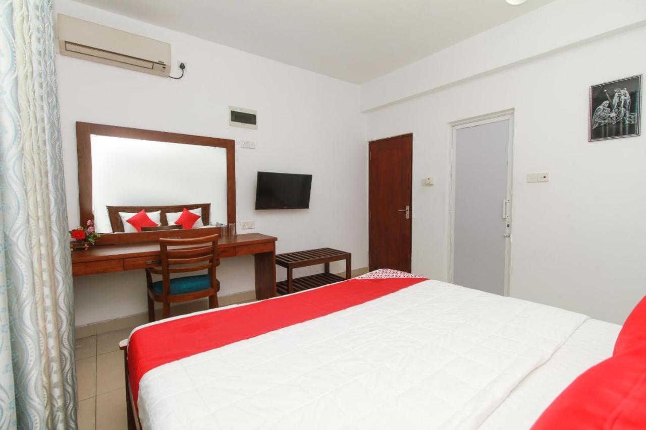 Reliance Hotel Boralesgamuwa Luaran gambar